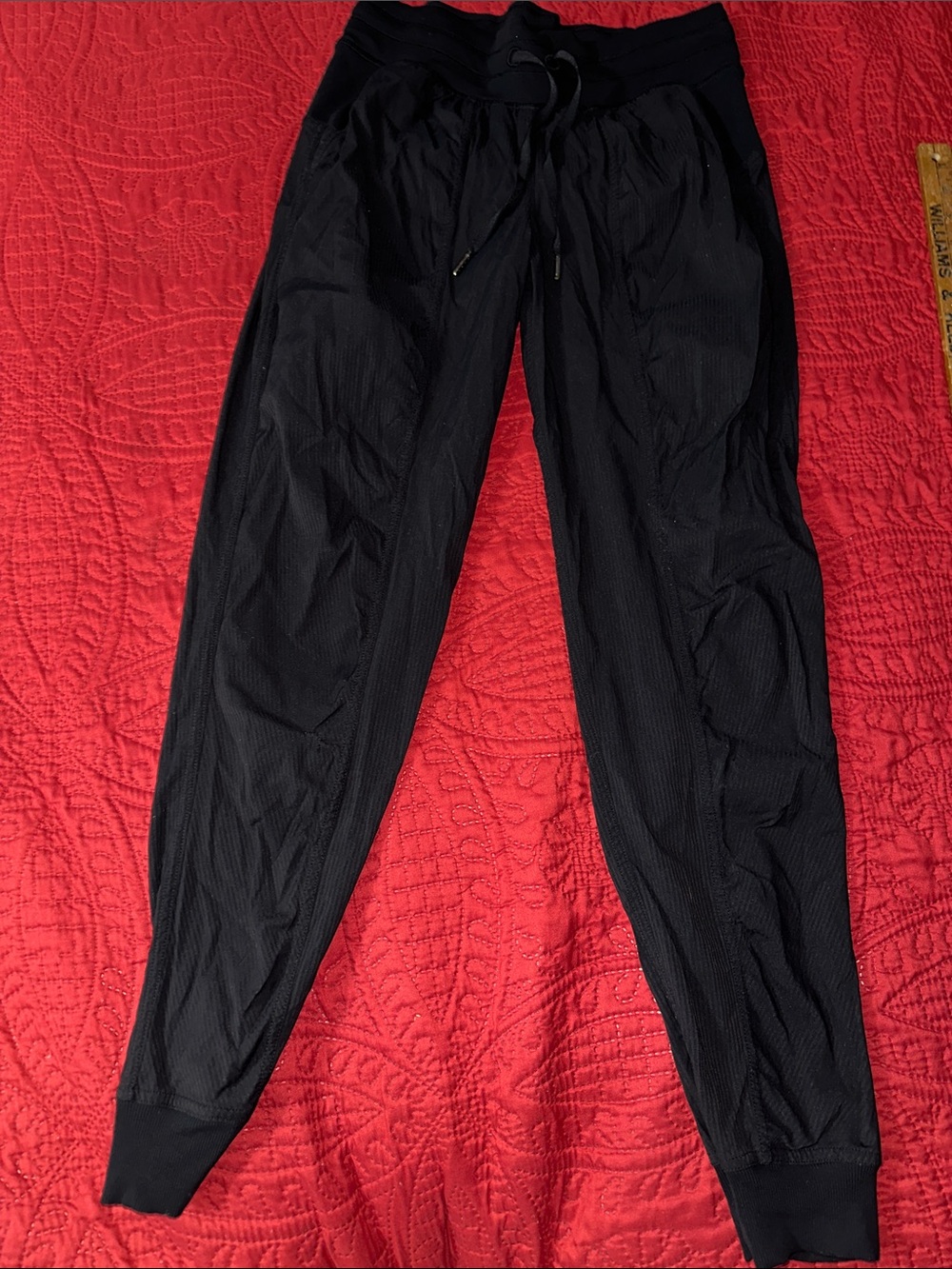 Lululemon dance studio joggers size 6